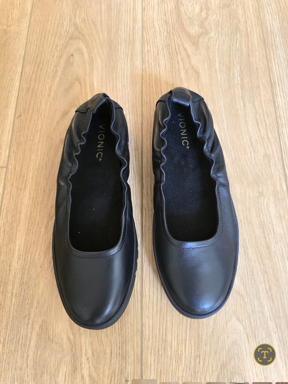 Vionic Black Uptown Ballet Leather Slip-On Flats